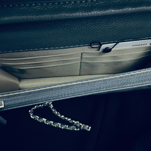 🔥CHANEL Quilted Vegan Leather Chain Crossbody sterling Gray wallet on chain - Picture 9 of 14